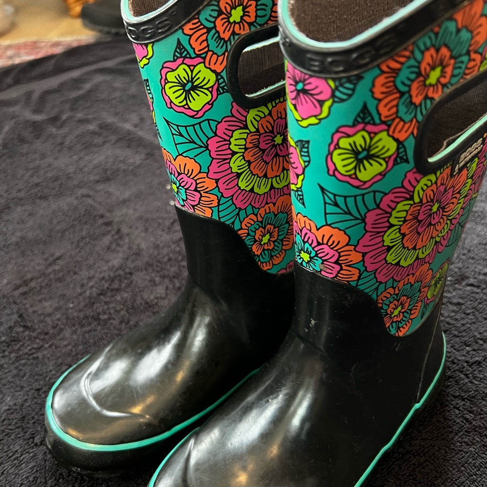 Bogs Waterproof Kids Boots Youth Size 2 Classic Pansies Classic Pull On Rain Mud